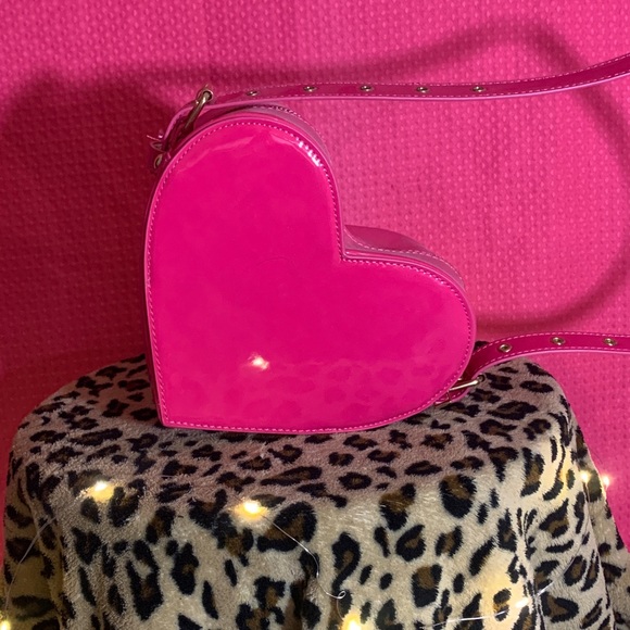 Hot pink heart purse - Picture 1 of 3